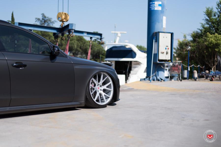 Детали экстерьера Audi RS4 Avant on Vossen Wheels (VPS-306) 2017 года  (фото 19 из 20)